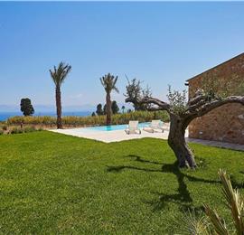 3 bedroom villa with infinity pool and jacuzzi, Scopello, sleeps 5-6